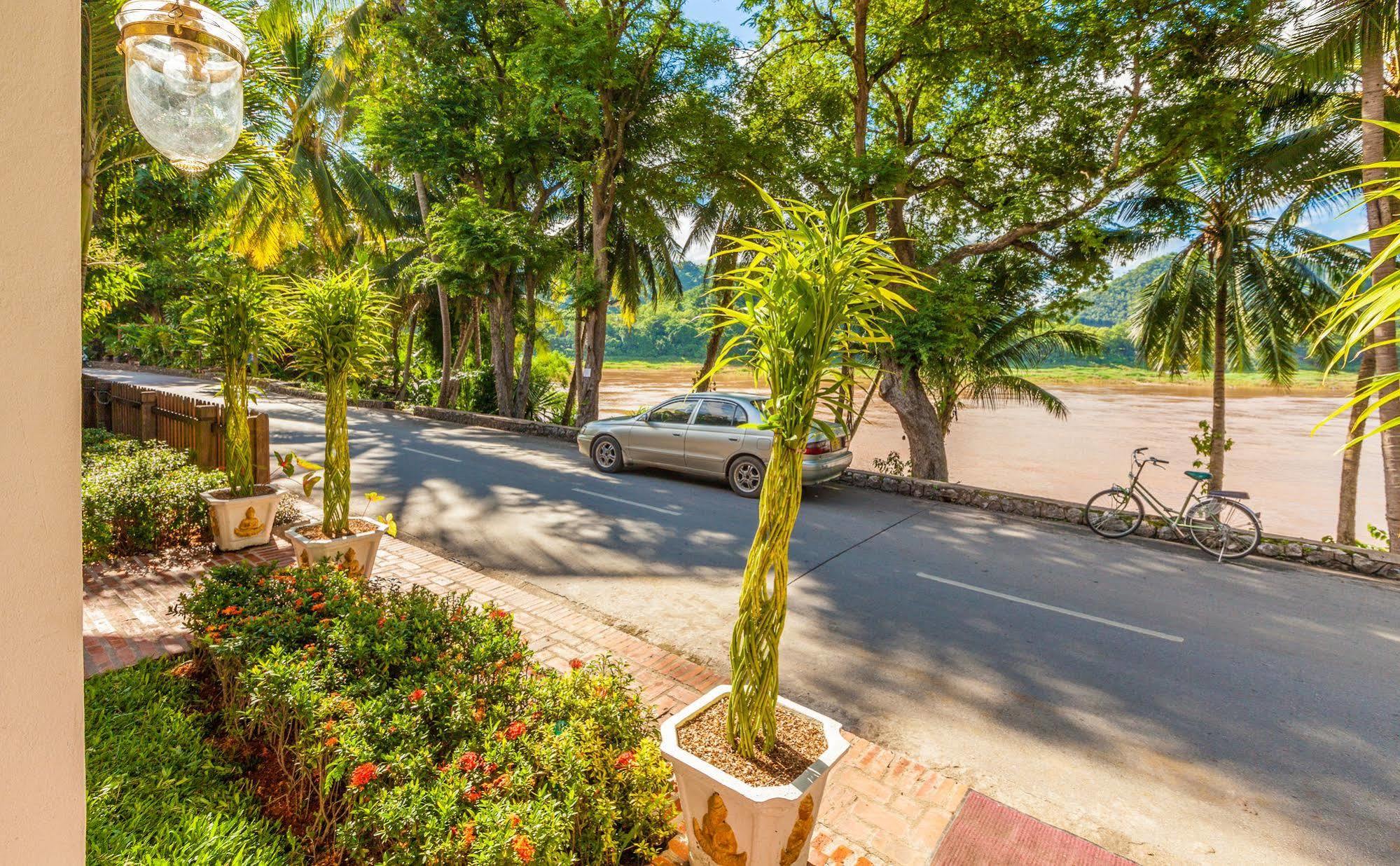 Mekong Riverview Hotel Luang Prabang Exterior photo